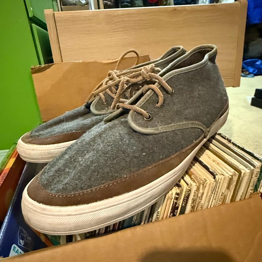 Men's Gray and Brown Chukka Boots